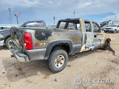 Trzecie zdjęcie samochodu z tyłu: 2003 CHEVROLET SILVERADO K2500 HEAVY DUTY VIN:1GCHK29U33E241203 - miniatura
