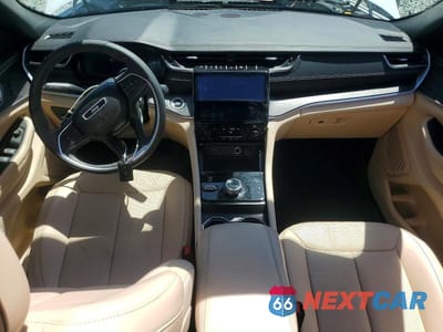 Zdjęcie 8 z 13 samochodu: 2024 JEEP GRAND CHEROKEE LIMITED VIN:1C4RJHBG3RC141721 - miniatura