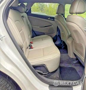 Zdjęcie 6 z 12 samochodu: 2018 HYUNDAI TUCSON SEL VIN:KM8J3CA41JU714885 - miniatura