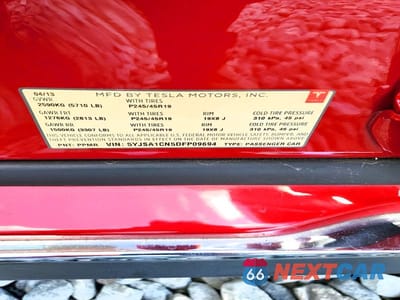 Zdjęcie 12 z 12 samochodu: 2013 TESLA MODEL S VIN:5YJSA1CN5DFP09694 - miniatura