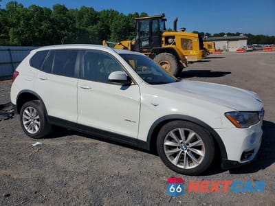 Czwarte zdjęcie samochodu z boku: 2015 BMW X3 XDRIVE28I VIN:5UXWX9C58F0D49824 - miniatura