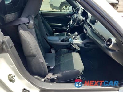 Zdjęcie 10 z 12 samochodu: 2019 FIAT 124 SPIDER CLASSICA VIN:JC1NFAEK8K0141435 - miniatura