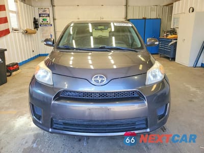 Piąte zdjęcie samochodu w środku: 2012 SCION XD BASE VIN:JTKKU4B44C1021901 - miniatura