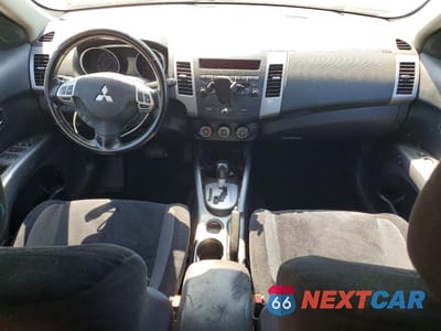 Zdjęcie 8 z 13 samochodu: 2012 MITSUBISHI OUTLANDER ES VIN:JA4AS2AW0CU002383 - miniatura