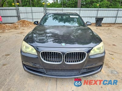 Piąte zdjęcie samochodu w środku: 2013 BMW 750 I VIN:WBAYA8C59DD227835 - miniatura