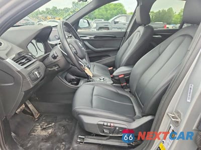 Zdjęcie 7 z 14 samochodu: 2021 BMW X1 XDRIVE28I VIN:WBXJG9C0XM5T99379 - miniatura