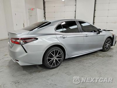 Trzecie zdjęcie samochodu z tyłu: 2021 TOYOTA CAMRY SE VIN:4T1G11AK8MU437160 - miniatura
