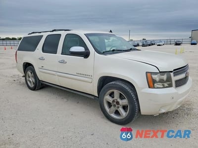 Czwarte zdjęcie samochodu z boku: 2008 CHEVROLET SUBURBAN C1500 LS VIN:1GNFC16098R270762 - miniatura