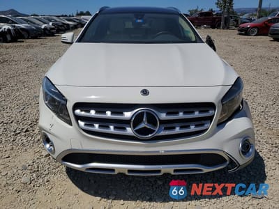 Piąte zdjęcie samochodu w środku: 2018 MERCEDES-BENZ GLA 250 VIN:WDCTG4EB7JJ432990 - miniatura