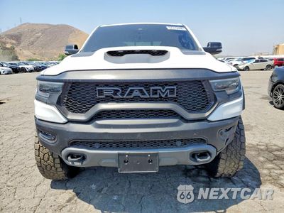 Piąte zdjęcie samochodu w środku: 2024 RAM 1500 TRX VIN:1C6SRFU93RN101308 - miniatura