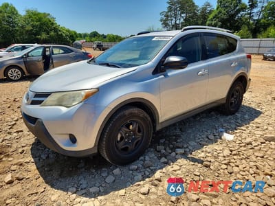 2015 TOYOTA RAV4 LE JTMZFREV0FD049327 - główne zdjęcie licytacji z USA - miniatura