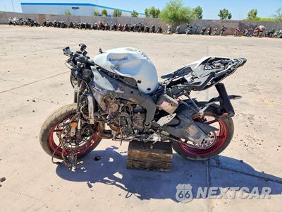 Trzecie zdjęcie samochodu z tyłu: 2025 KAWASAKI ZX636 K VIN:JKBZXJK14SA008619 - miniatura