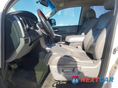 Zdjęcie 7 z 13 samochodu: 2012 TOYOTA SEQUOIA PLATINUM VIN:5TDYY5G15CS039983 - miniatura