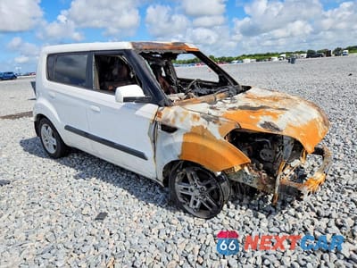 Czwarte zdjęcie samochodu z boku: 2010 KIA SOUL + VIN:KNDJT2A28A7701496 - miniatura