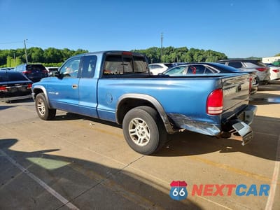 Drugie zdjęcie samochodu z przodu: 2002 DODGE DAKOTA BASE VIN:1B7GL12X42S686119 - miniatura