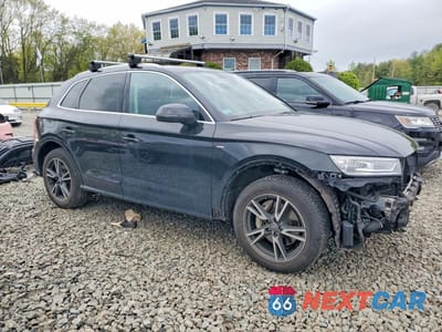 Czwarte zdjęcie samochodu z boku: 2020 AUDI Q5 E PREMIUM VIN:WA1G2AFY6L2049279 - miniatura
