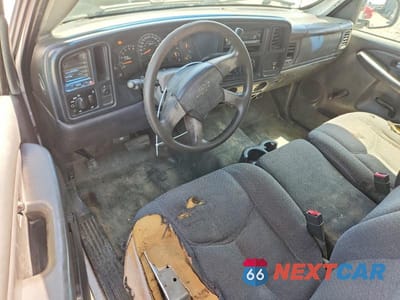 Zdjęcie 8 z 12 samochodu: 2005 CHEVROLET SILVERADO C2500 HEAVY DUTY VIN:1GBHC24U75E215697 - miniatura