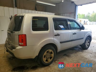 Trzecie zdjęcie samochodu z tyłu: 2011 HONDA PILOT LX VIN:5FNYF4H25BB068930 - miniatura