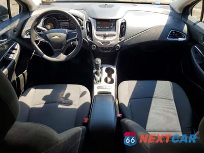 Zdjęcie 8 z 12 samochodu: 2018 CHEVROLET CRUZE LS VIN:1G1BC5SM2J7203969 - miniatura