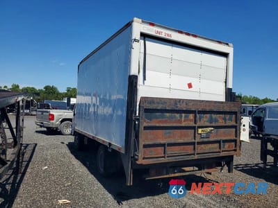 Trzecie zdjęcie samochodu z tyłu: 2005 ISUZU NPR BOX TRUCK VIN:JALB4B16357005623 - miniatura