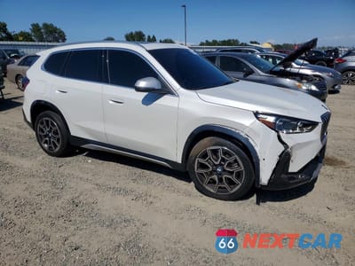 Czwarte zdjęcie samochodu z boku: 2024 BMW X1 XDRIVE28I VIN:WBX73EF0XR5Y36489 - miniatura