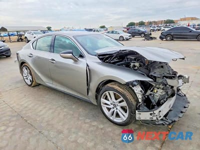 Czwarte zdjęcie samochodu z boku: 2021 LEXUS IS 300 VIN:JTHAA1D29M5111575 - miniatura