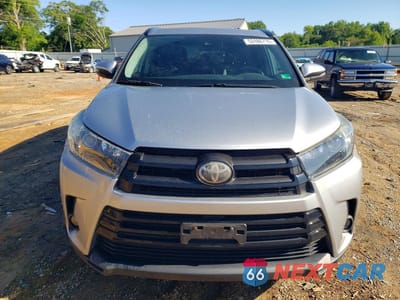Piąte zdjęcie samochodu w środku: 2019 TOYOTA HIGHLANDER SE VIN:5TDJZRFH3KS567220 - miniatura
