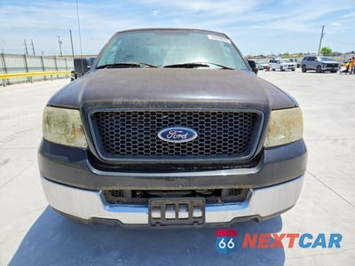 Piąte zdjęcie samochodu w środku: 2005 FORD F150 VIN:1FTPX02595KD45218 - miniatura