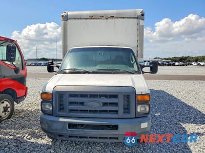 Piąte zdjęcie samochodu w środku: 2016 FORD E350 BOX TRUCK VIN:1FDWE3FL1GDC36458 - miniatura