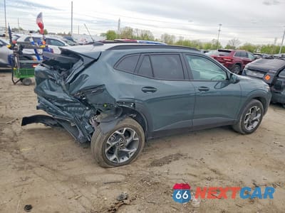 Trzecie zdjęcie samochodu z tyłu: 2025 CHEVROLET TRAX 1LT VIN:KL77LHEP7SC203699 - miniatura