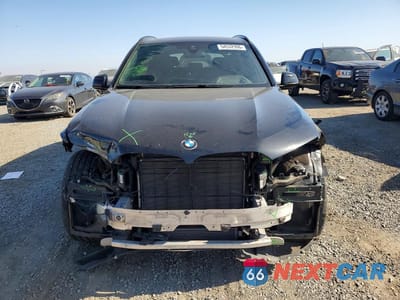 Piąte zdjęcie samochodu w środku: 2019 BMW X5 XDRIVE50I VIN:5UXJU2C5XKLN66274 - miniatura