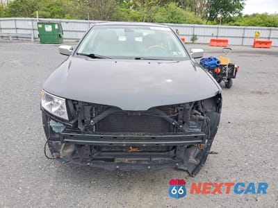 Piąte zdjęcie samochodu w środku: 2010 LINCOLN MKZ VIN:3LNHL2JC9AR636718 - miniatura