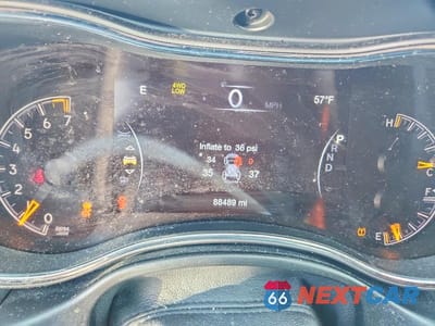 Zdjęcie 9 z 13 samochodu: 2019 JEEP GRAND CHEROKEE LAREDO VIN:1C4RJFAG4KC810784 - miniatura
