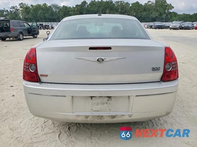 Zdjęcie 6 z 13 samochodu: 2010 CHRYSLER 300 TOURING VIN:2C3CA5CV1AH327488 - miniatura