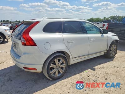 Trzecie zdjęcie samochodu z tyłu: 2017 VOLVO XC60 T5 INSCRIPTION VIN:YV440MRU0H2000821 - miniatura