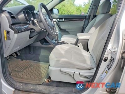 Zdjęcie 7 z 13 samochodu: 2011 KIA SORENTO BASE VIN:5XYKT3A16BG149051 - miniatura