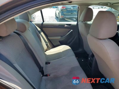 Zdjęcie 10 z 12 samochodu: 2014 VOLKSWAGEN JETTA BASE VIN:3VW2K7AJ8EM226002 - miniatura