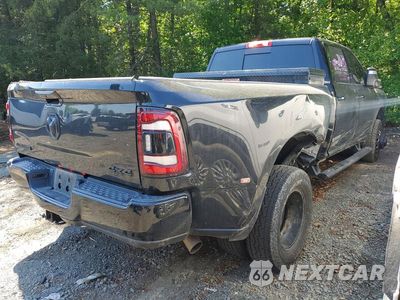 Trzecie zdjęcie samochodu z tyłu: 2024 RAM 3500 LARAMIE VIN:3C63RRJL4RG184973 - miniatura