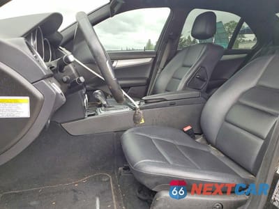 Zdjęcie 7 z 12 samochodu: 2013 MERCEDES-BENZ C 250 VIN:WDDGF4HB3DA783430 - miniatura