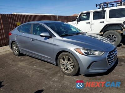 Czwarte zdjęcie samochodu z boku: 2017 HYUNDAI ELANTRA SE VIN:5NPD84LF2HH024283 - miniatura