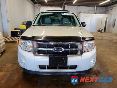Piąte zdjęcie samochodu w środku: 2008 FORD ESCAPE XLT VIN:1FMCU03138KE30106 - miniatura