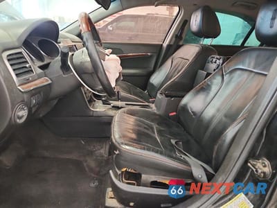 Zdjęcie 7 z 13 samochodu: 2010 LINCOLN MKZ VIN:3LNHL2GC8AR646907 - miniatura