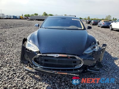 Piąte zdjęcie samochodu w środku: 2014 TESLA MODEL S VIN:5YJSA1S16EFP43496 - miniatura