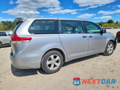 Trzecie zdjęcie samochodu z tyłu: 2011 TOYOTA SIENNA BASE 7-PASSENGER VIN:5TDZK3DC1BS029353 - miniatura