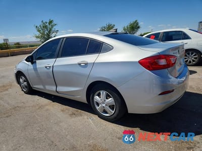 Drugie zdjęcie samochodu z przodu: 2017 CHEVROLET CRUZE LS VIN:1G1BC5SMXH7128884 - miniatura
