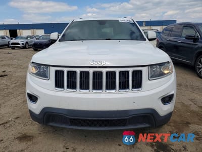 Piąte zdjęcie samochodu w środku: 2016 JEEP GRAND CHEROKEE LAREDO VIN:1C4RJFAG6GC443989 - miniatura