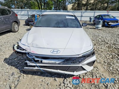 Piąte zdjęcie samochodu w środku: 2025 HYUNDAI ELANTRA SEL SPORT VIN:KMHLM4DG3SU022386 - miniatura