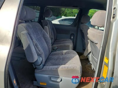 Zdjęcie 11 z 13 samochodu: 2001 TOYOTA SIENNA CE VIN:4T3ZF13C71U409529 - miniatura