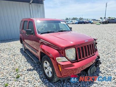 Czwarte zdjęcie samochodu z boku: 2009 JEEP LIBERTY SPORT VIN:1J8GP28K79W549094 - miniatura