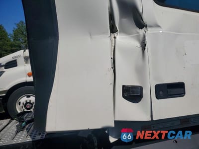 Zdjęcie 6 z 10 samochodu: 2025 VOLVO VNR SEMI TRUCK VIN:4V4W39EG1SN670646 - miniatura